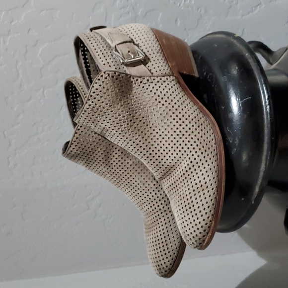 SAM EDELMAN TAUPE BOOTIES SIZE 8 1/2 - Picture 3 of 9